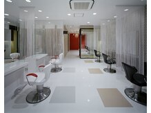 アース 竹ノ塚店(HAIR&MAKE EARTH)の雰囲気（キッズルームもご利用いただけます♪詳しくは店舗まで！）