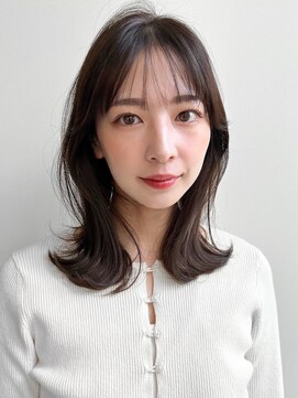 アグノス 青山(Agnos) -大人ガーリーダークアッシュミディアムレイヤー似合わせカット