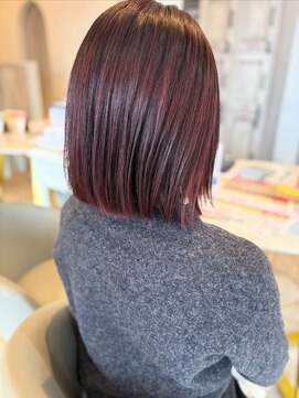 ハグクレア(HUG CLAIRE) ワインレッド×ボブ