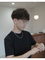 アン(awn)&nbsp;【波パーマ×グレージュ】