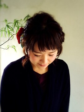 ラコスタ(LaCosTa) 波ウエーブアップスタイル ぱっつん前髪