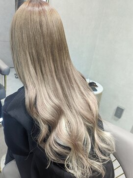 レアナ バイ ニーナ(Leana by NINA) プルエクステでロングヘア