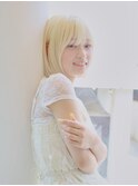 ブロンド/プラチナカラー/ブリーチ/切りっぱなしボブ/センター南