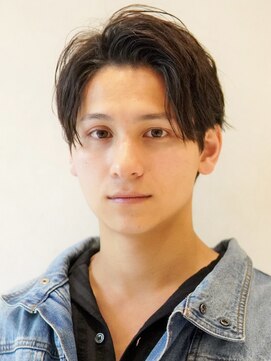 ヨリ トウキョウ(yori Tokyo) 似合わせカット30代40代50センターパート刈り上げマッシュ