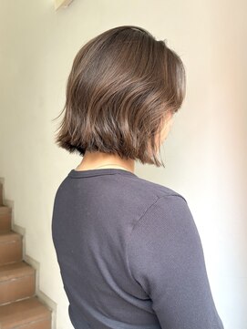 サンク 原宿 表参道(cinq) ヘーゼルグレージュオリーブベージュショートボブウルフボブ韓国