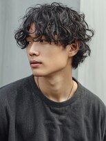 インブルーム(In Bloom) 波巻きスパイラルパーマ 強め メンズカット ウルフカット 20代