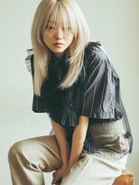 バーノン(VERNON)&nbsp;WHITE SEMILONGwearingFUMIKA_UCHIDA【VERNON】058-262-3611