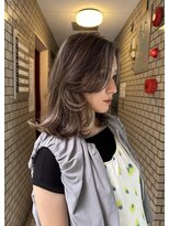 ツイッグ バイ ヤード(twig by YARD.)&nbsp;ハイライト白髪ぼかしデザイン◎