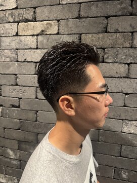 フォーコーナーズカットショップスリーセント 栄(FourCornersCutShop 3/cent) 控えめフェードカット