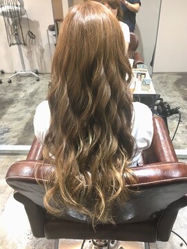 ダスク 武蔵小杉(dusk) 艶のあるベージュ系カラー