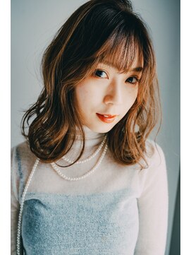 フラミューム 藤枝(flammeum) ベージュ外ハネくびれミディ