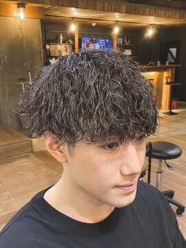 ミオ ベガ(Mio'' VEGA) 【波巻きパーマ×前下がりマッシュ】