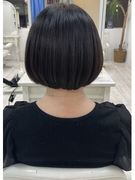 アルターシェリー(aL-ter che'rie) 内巻きボブ黒髪/クラゲヘアー/オリーブグレー/小顔