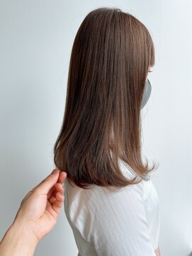 サンプラス(san+) 【柏原良亮】ミディアムヘア×シースルーベージュ