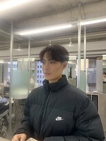 クロムトウキョウ ザ バーバー ネオン 新宿店(CHROM TOKYO the Barber ne/on)&nbsp;ナチュラルセンターパート