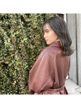 ニード(need) グレージュ【鎌田卓也】