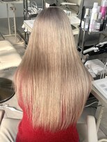 チグン(Jigun)&nbsp;【柔らかく明るい雰囲気、印象に】ホワイトベージュカラー♪