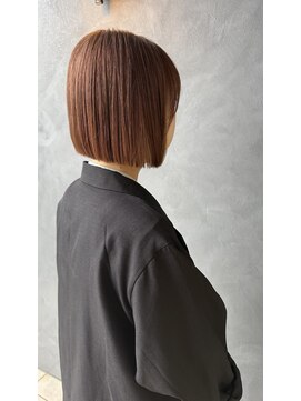 ラ カルモ(LA CALMO) ぱっつんボブ