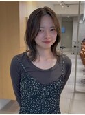 乾かすだけでキマる髪/馴染むハイトーングレージュ外ハネミディ