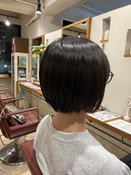 ショートボブ