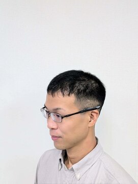 ラフな無造作スキンフェードスタイル