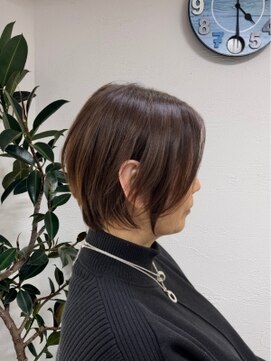 アッシュ 八王子みなみ野店(Ash) 【似合わせショート×白髪ぼかしカラー】