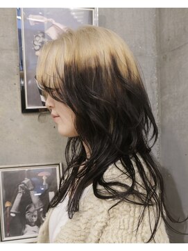 オーオシカシカスペース(OOO YY Space) 根元のブリーチのみで作ったルーツカラーとレイヤーカット