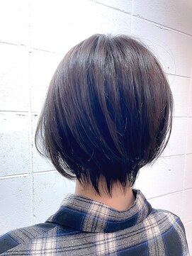 チェリッシュ(Cherish) 黒髪透明感丸みショートレイヤーショート小顔サイドバング