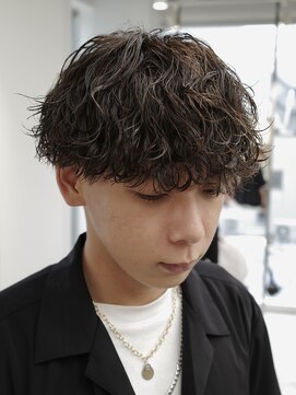 レタッチ バイ フィフス 天神大名(RETOUCH by fifth) 波巻きパーマツイストスパイラルパーマメンズマッシュウルフ韓国