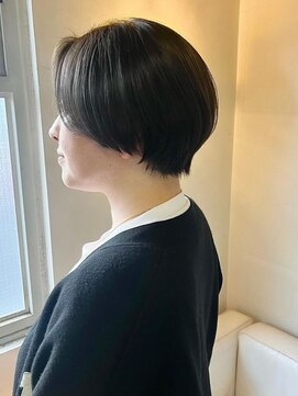 タヴィ(Tavi) 前髪長めコンパクト丸みショート/ショートカット/くびれショート