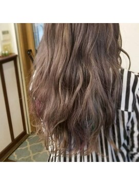 カミナ(KAMINA) ヌーディーなグレージュカラー