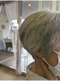 グレイヘアショート