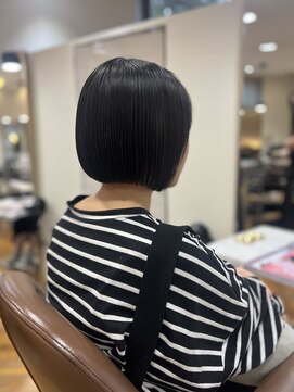 ベンチ(bench) ミニボブ×ブルーブラック/千葉美容室