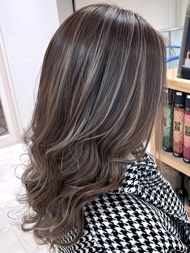 シャルムバイケンジ(Charm.by KENJE) 暗めカラーグランマッシュデザインカラー髪質改善20代30代有楽町