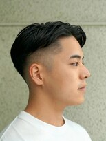 ダウバーバーショップ 表参道(DAU BARBER SHOP)&nbsp;パーマ 理容室  センターパート フェード バーバースタイル 短髪