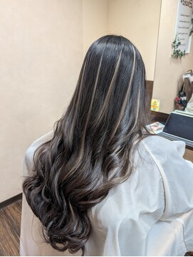 レアナ バイ ニーナ(Leana by NINA) プルエクステでハイライト