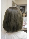 抜け感アッシュ×クラシカルワンカールボブ