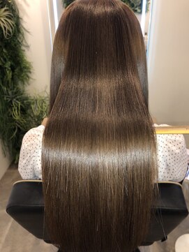 アールサロン アオヤマ(Rr SALON AOYAMA) プラチナミネコラストレート