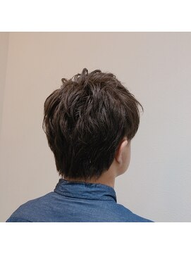 チェック アンド チャック(Check&Chack) エアリーな動きのでる束感スタイル