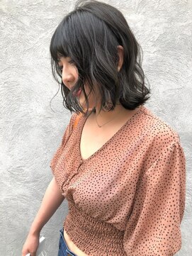 ニア 清澄白河(nir) 〈清澄白河 半個室〉切りっぱなしボブ/オリーブグレー