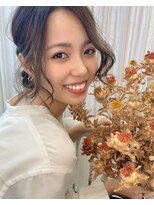 アルト(ALTO)&nbsp;10代20代30代 波巻きナチュラルな簡単ヘアアレンジシニヨン