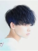アクセントカラーでつくる横顔マッシュ