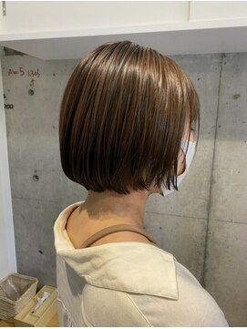 ワークス 下北沢(WORKS) 丸みボブでコンパクトでタイトに!ショートボブ