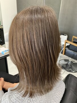 ディティール(Detail) 外はねミディアム×クリアグレージュ