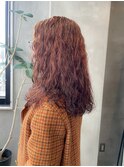 スパイラルパーマ暖色オレンジカラーくるくる強めパーマ