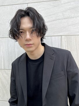 トルネード(TORNADO) メンズショートパーマセンターパートビジネスヘアK20250420