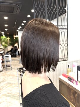 リノナ(Linona) ロングショートワンカールパーマカーキグレージュ前髪錦糸町