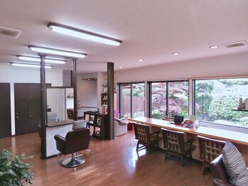 ヘアーヒーリングサロン アズ ラグジュアリー(hair healing salon az luxury)の写真/『髪と頭皮と肌を考えるサロン"az luxury"』髪と頭皮に優しい商材多数ご用意！ダメージレスで艶髪へと導く*