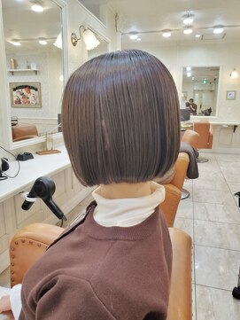 ティンク(Tink) 短めボブ