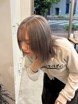 メル ヨコハマ(MeL)&nbsp;ミディアムレイヤーカット顔周りレイヤーウルフハッシュカット